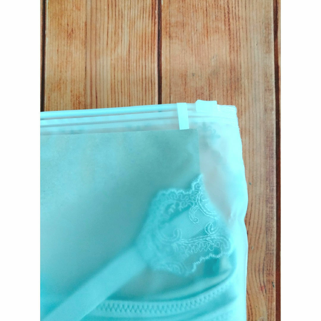 ロサブルーROSA BLU   育乳ナイトブラ　グレー　Mサイズ レディースの下着/アンダーウェア(ブラ)の商品写真