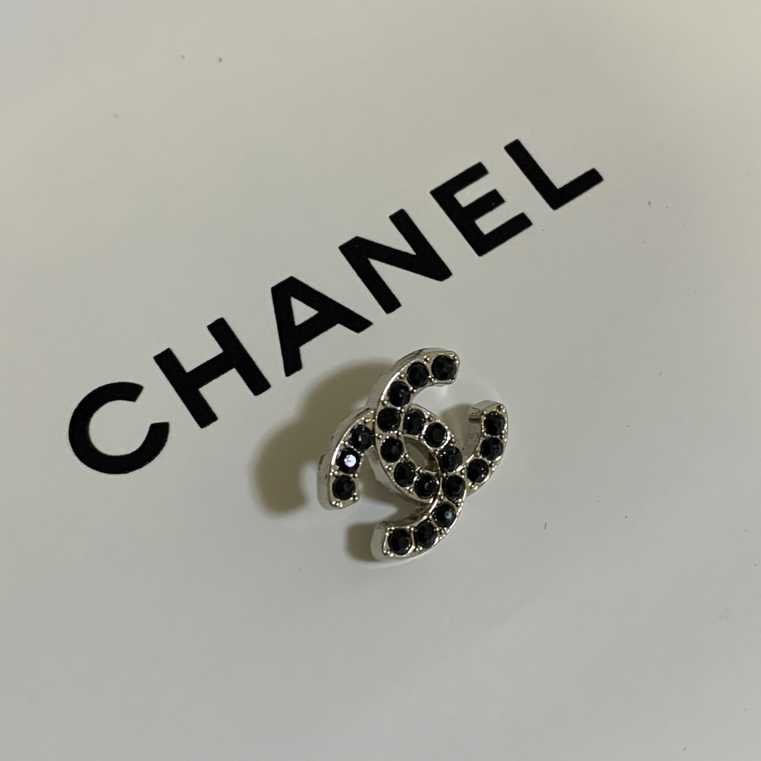 CHANEL(シャネル)のシャネル　ボタン　美品！ ハンドメイドの素材/材料(各種パーツ)の商品写真