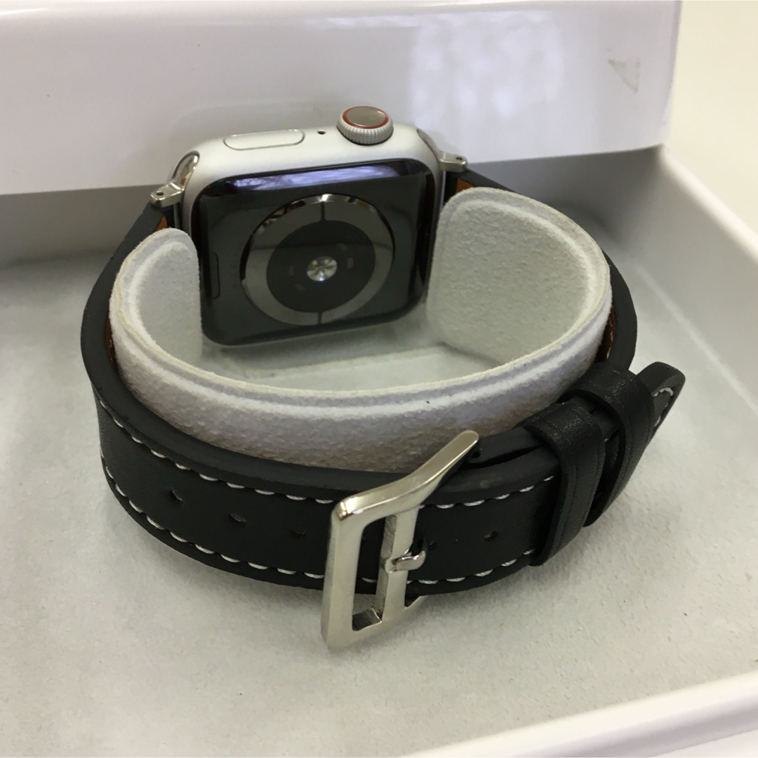 Apple Watch(アップルウォッチ)のアップルウォッチ series4 シルバー 40mm Apple スマホ/家電/カメラのスマートフォン/携帯電話(その他)の商品写真