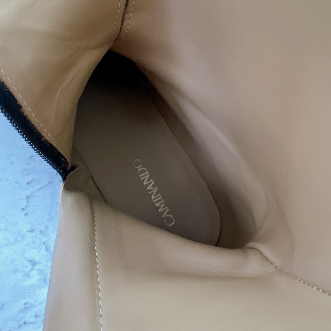 CAMINANDO(カミナンド)の《美品》カミナンド ショートブーツ 厚底 サイドジップ 革 レザー 黒 W8 レディースの靴/シューズ(ブーツ)の商品写真