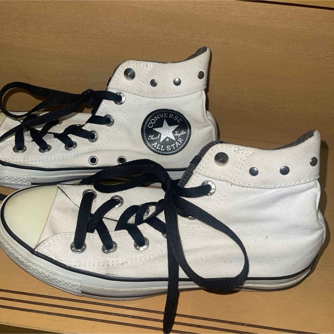 converse スタッズ付き　ハイカット　24.5 レディースの靴/シューズ(スニーカー)の商品写真