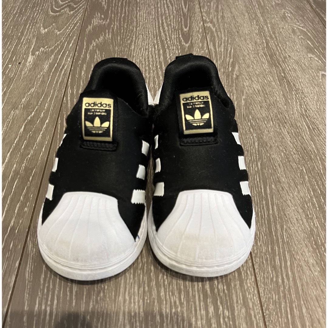 adidas(アディダス)のアディダス　スニーカー キッズ/ベビー/マタニティのベビー靴/シューズ(~14cm)(スニーカー)の商品写真