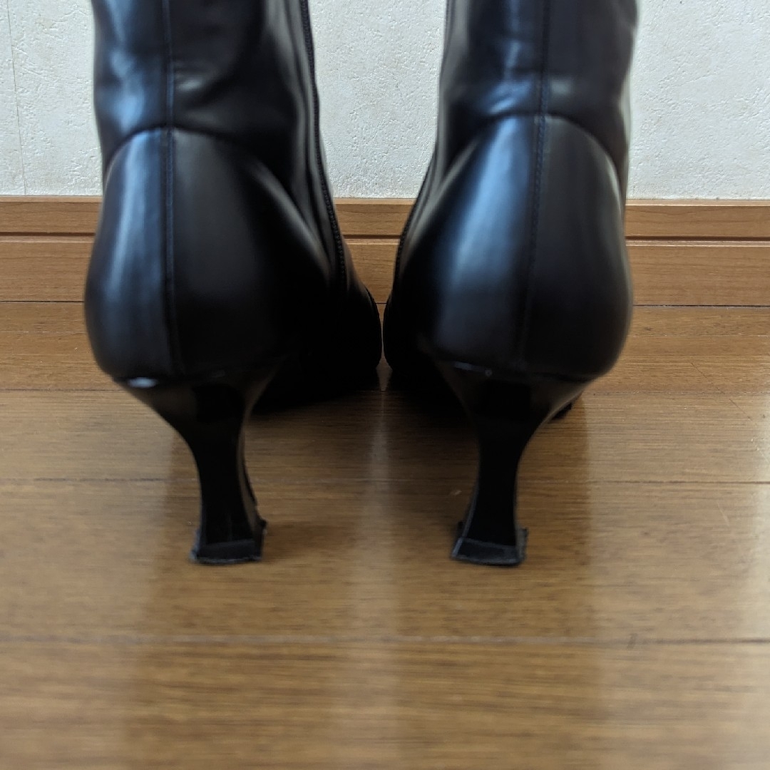Launa Lea(ラウナレア)のラウナレア　スクエアキトゥンショートブーツ レディースの靴/シューズ(ブーツ)の商品写真