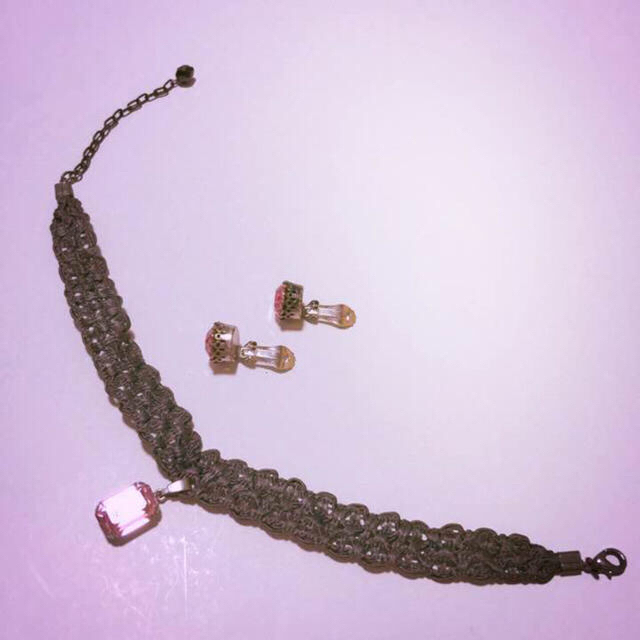 imac★イマック★チョーカーとイヤリングのセット ピンク石 レディースのアクセサリー(ネックレス)の商品写真