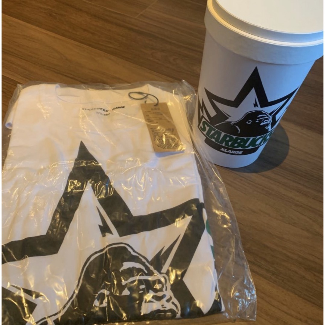 XLARGE(エクストララージ)のX-LARGE STARBUCKS 中国限定コラボTシャツ メンズのトップス(Tシャツ/カットソー(半袖/袖なし))の商品写真