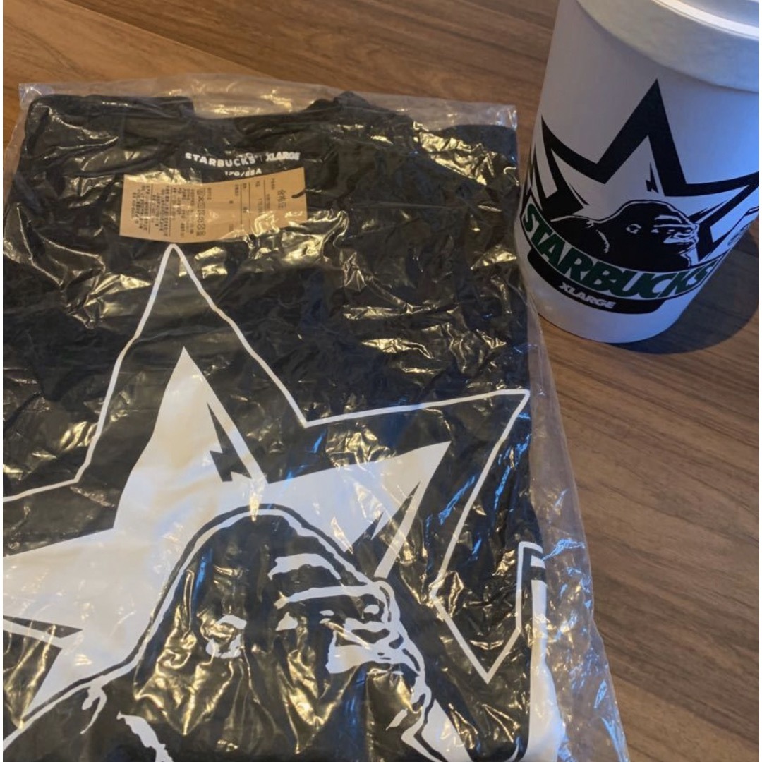 XLARGE(エクストララージ)のX-LARGE STARBUCKS 中国限定コラボTシャツ メンズのトップス(Tシャツ/カットソー(半袖/袖なし))の商品写真