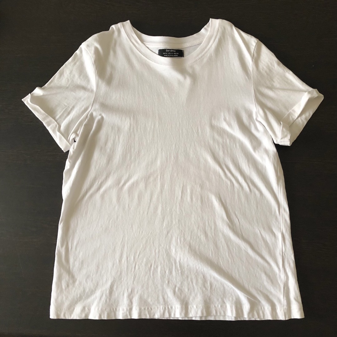 Bershka(ベルシュカ)のBershka ベルシュカ　ベルシカ　白Tシャツ レディースのトップス(Tシャツ(半袖/袖なし))の商品写真