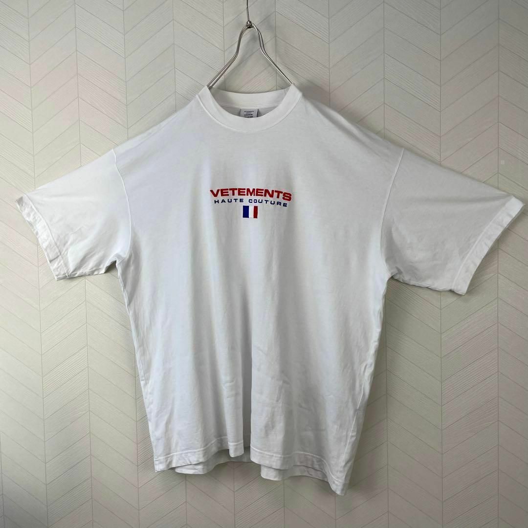 VETEMENTS(ヴェトモン)の2022ss ヴェトモン オーバーサイズ Tシャツ オートクチュールロゴ 刺繍 メンズのトップス(スウェット)の商品写真