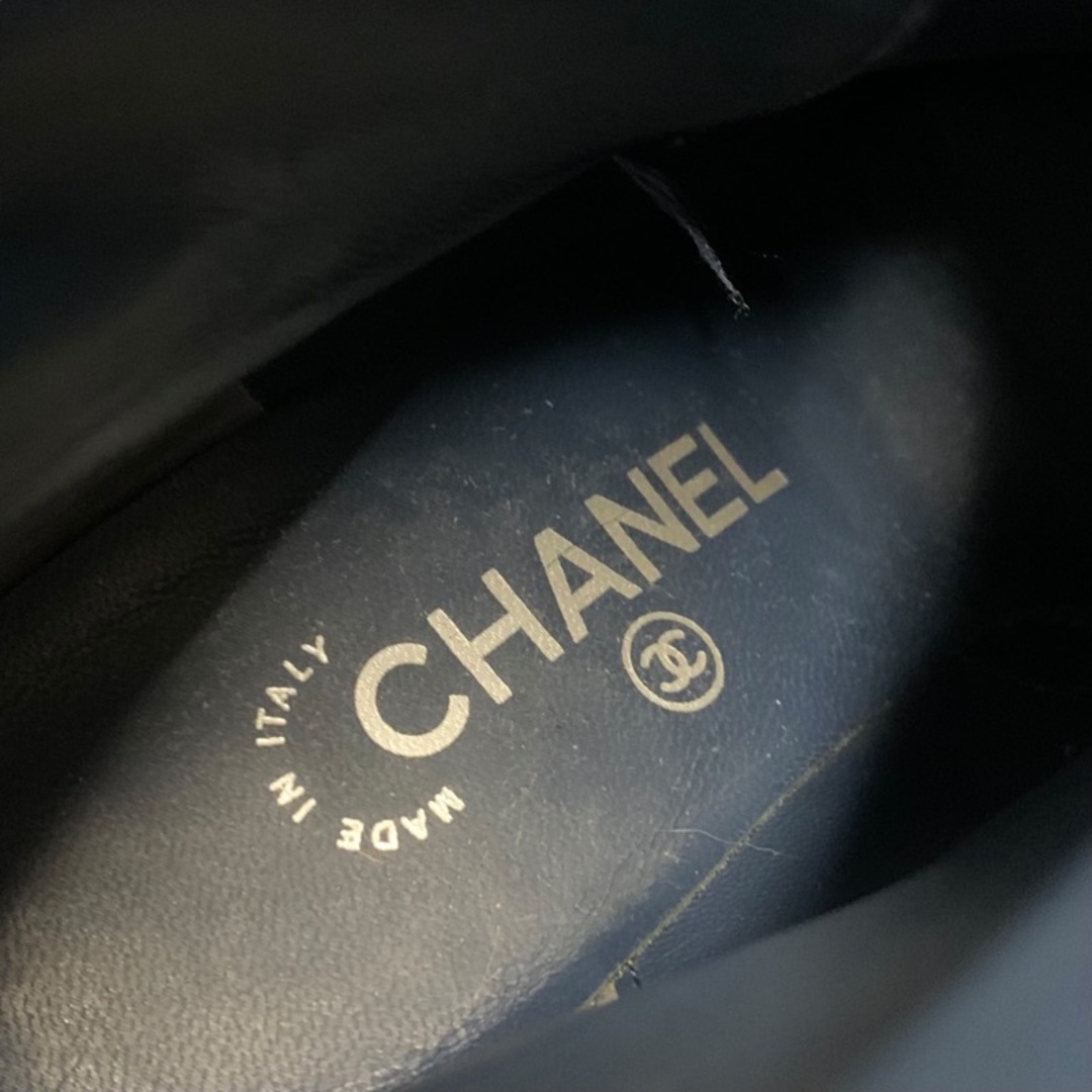 CHANEL(シャネル)のシャネル CHANEL ブーツ ショートブーツ 靴 シューズ ココマーク マトラッセ カーフスキン ブラック ブラウン 黒 レディースの靴/シューズ(ブーツ)の商品写真