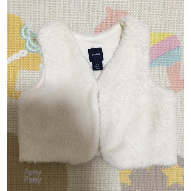 GAP(ギャップ)のGAP#ベビーベスト3-6months キッズ/ベビー/マタニティのベビー服(~85cm)(ジャケット/コート)の商品写真