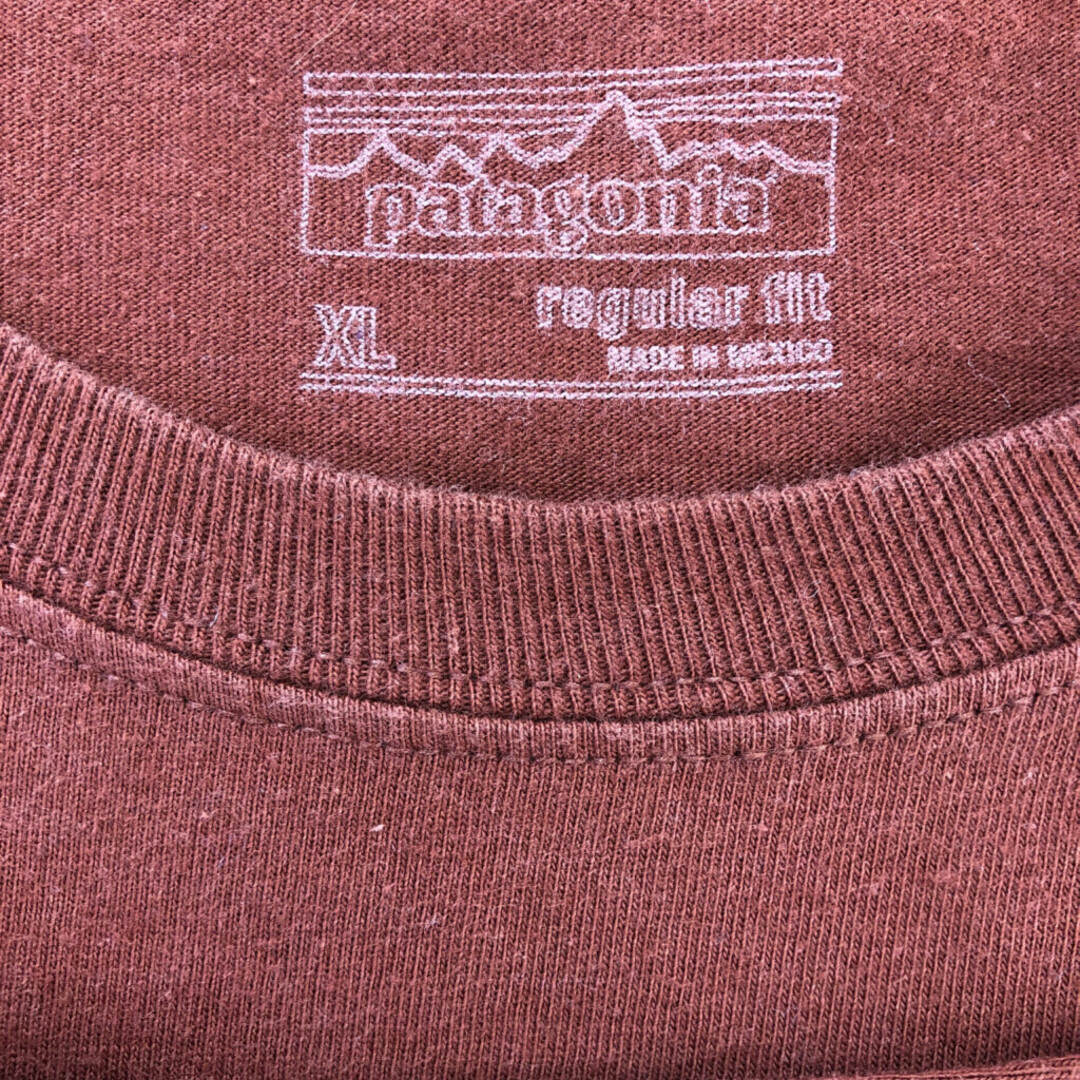 patagonia(パタゴニア)のpatagonia パタゴニア ロゴ 長袖Ｔシャツ アウトドア 両面プリント ブラウン (メンズ XL) 中古 古着 Q2169 メンズのトップス(Tシャツ/カットソー(七分/長袖))の商品写真