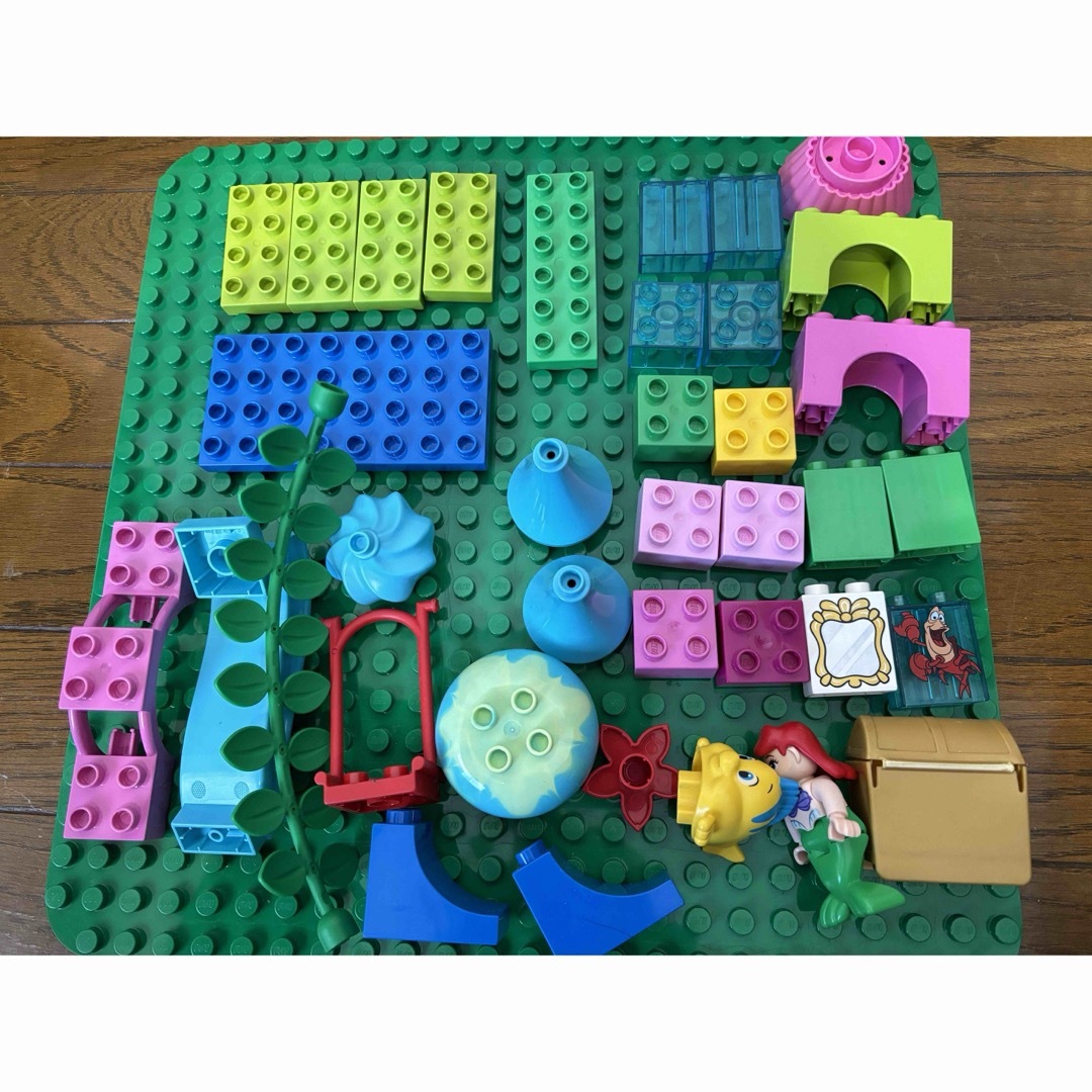 レゴ デュプロ(レゴデュプロ)のレゴ　デュプロ　アリエルの海のお城　と　デュプロのブロック キッズ/ベビー/マタニティのおもちゃ(積み木/ブロック)の商品写真