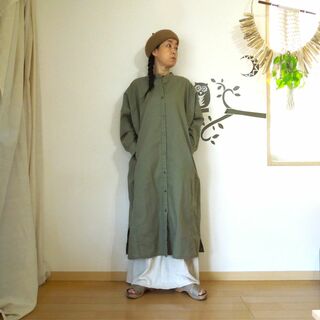 【SALE】コットンの無地シャツワンピース●カーキ(ロングワンピース/マキシワンピース)