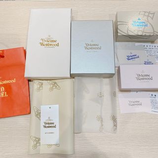 ヴィヴィアンウエストウッド(Vivienne Westwood)のVivienneWestwood 空箱4つ　RED LABELの紙袋1枚おまけ(ショップ袋)