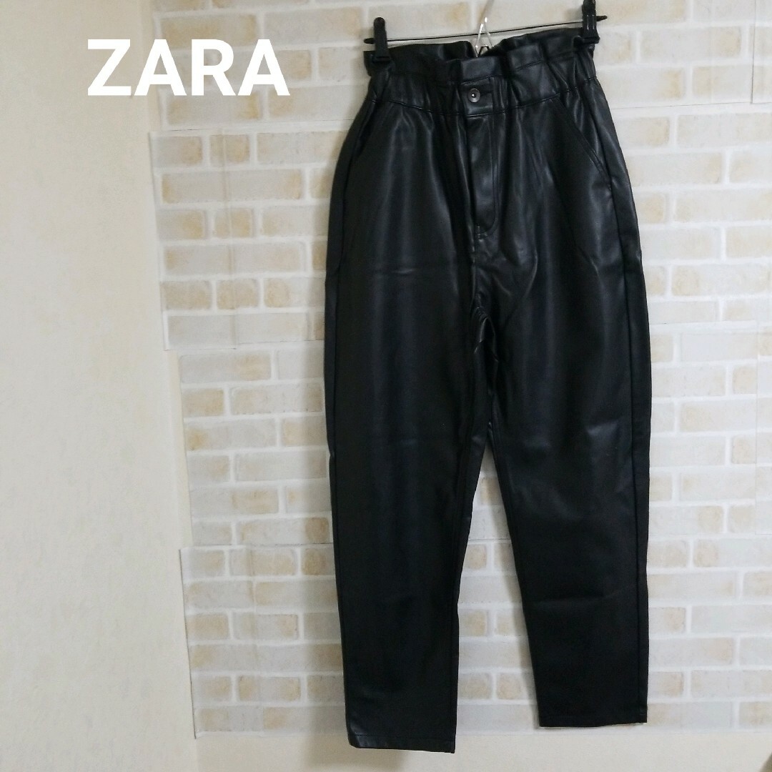 ZARA(ザラ)のZARA ハイウエストフェイクレザーパンツ レディースのパンツ(カジュアルパンツ)の商品写真