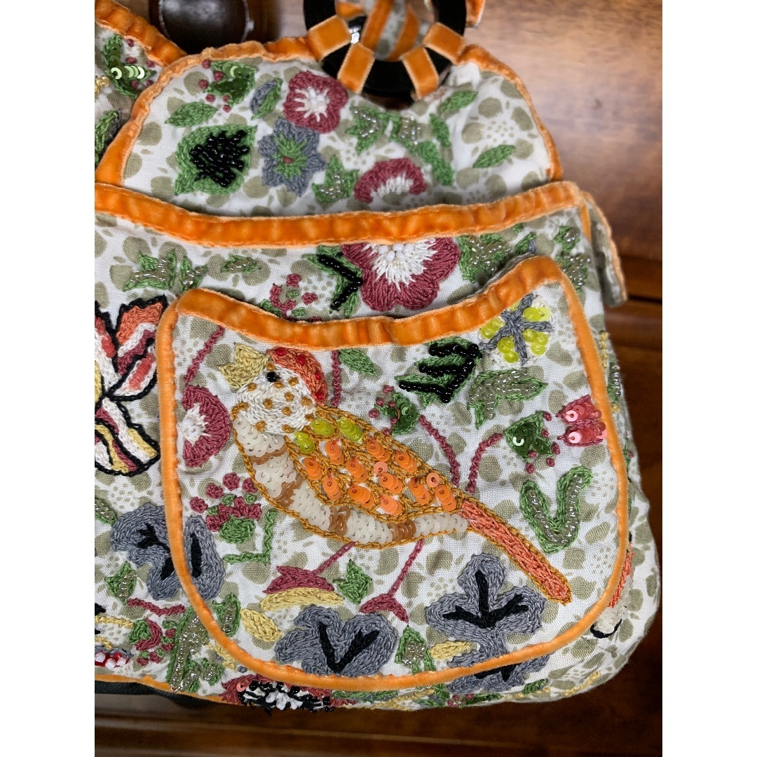 JAMIN PUECH(ジャマンピュエッシュ)の新品⚫️jamin puech春にぴったり　小鳥のボタニカルビーズ刺繍バッグ レディースのバッグ(ハンドバッグ)の商品写真