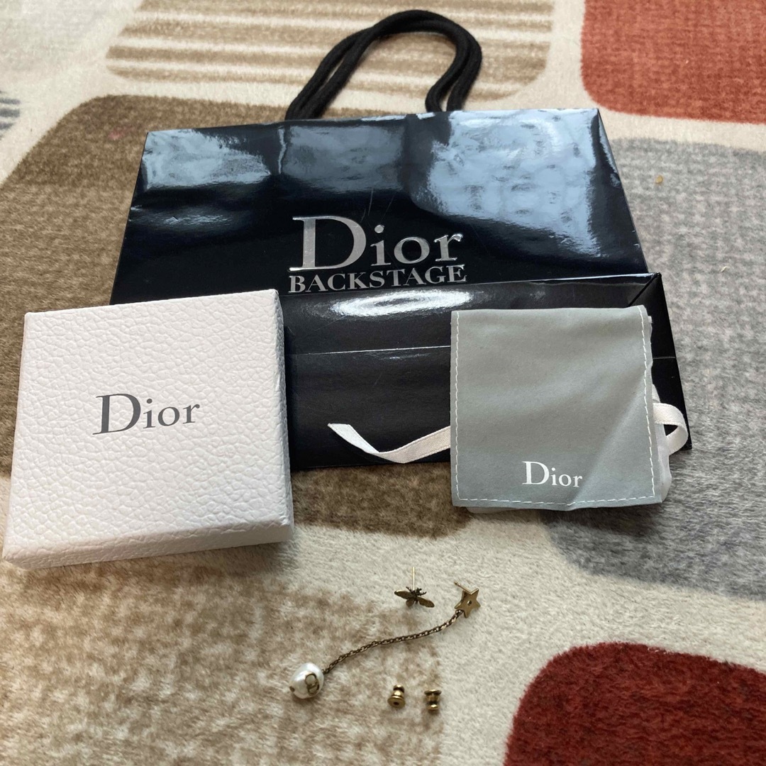 Dior(ディオール)のDior パール　ハチbee ピアス レディースのアクセサリー(ピアス)の商品写真