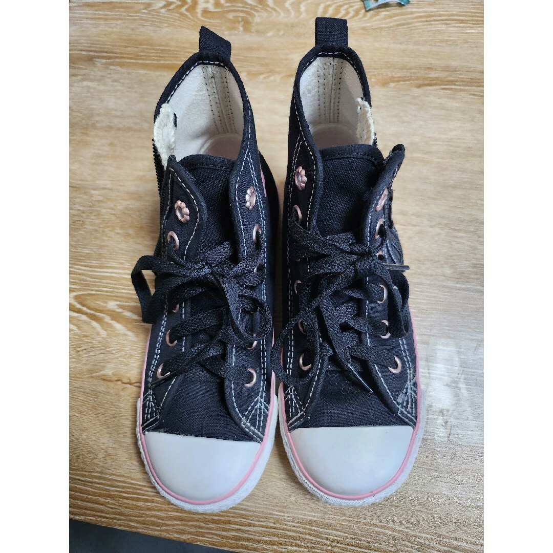 CONVERSE(コンバース)のCONVERSEハイカットスニーカーキッズ キッズ/ベビー/マタニティのキッズ靴/シューズ(15cm~)(スニーカー)の商品写真