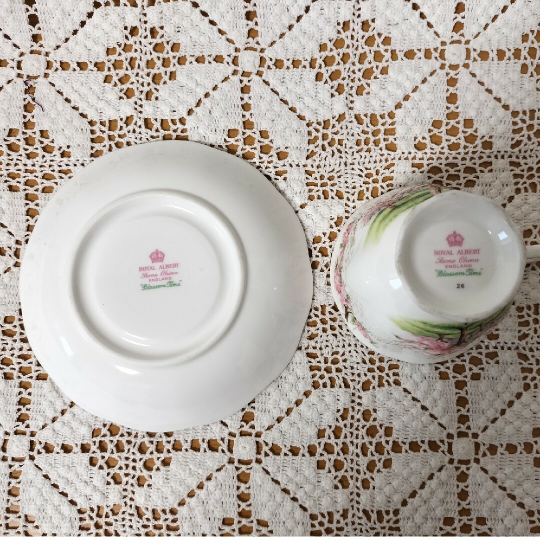 ROYAL ALBERT(ロイヤルアルバート)のロイヤルアルバート ブロッサム タイム カップ&ソーサー  1客 美品 廃盤品 インテリア/住まい/日用品のキッチン/食器(グラス/カップ)の商品写真