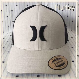 ハーレー(Hurley)のＨＵＲＬＥＹハーレー限定エンボス刺繍アイコンリップクロストラッカーキャップ帽子(サーフィン)