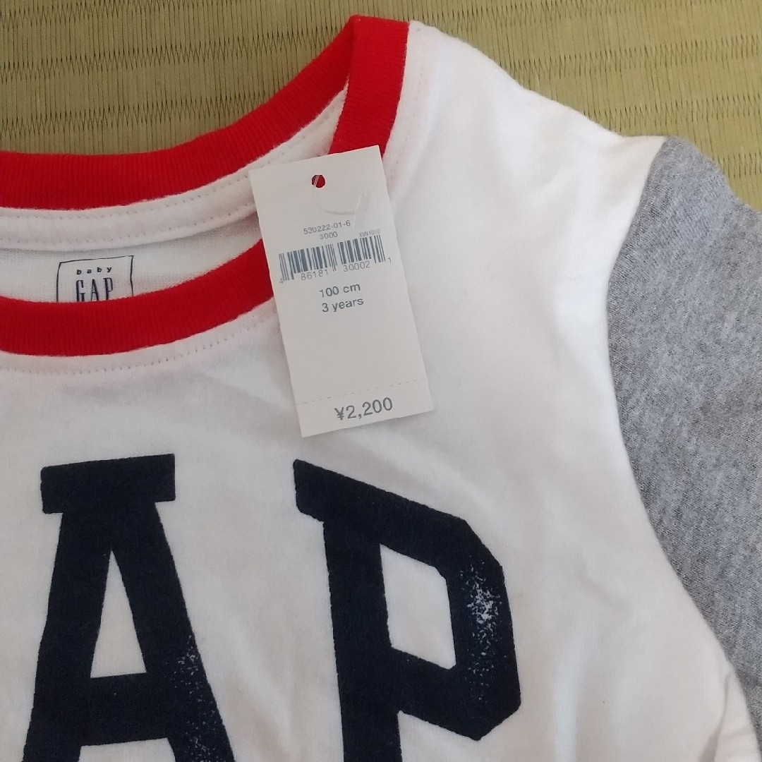 babyGAP(ベビーギャップ)の新品未使用 GAP 半袖Tシャツ ベビーギャップ 100 キッズ/ベビー/マタニティのキッズ服男の子用(90cm~)(Tシャツ/カットソー)の商品写真