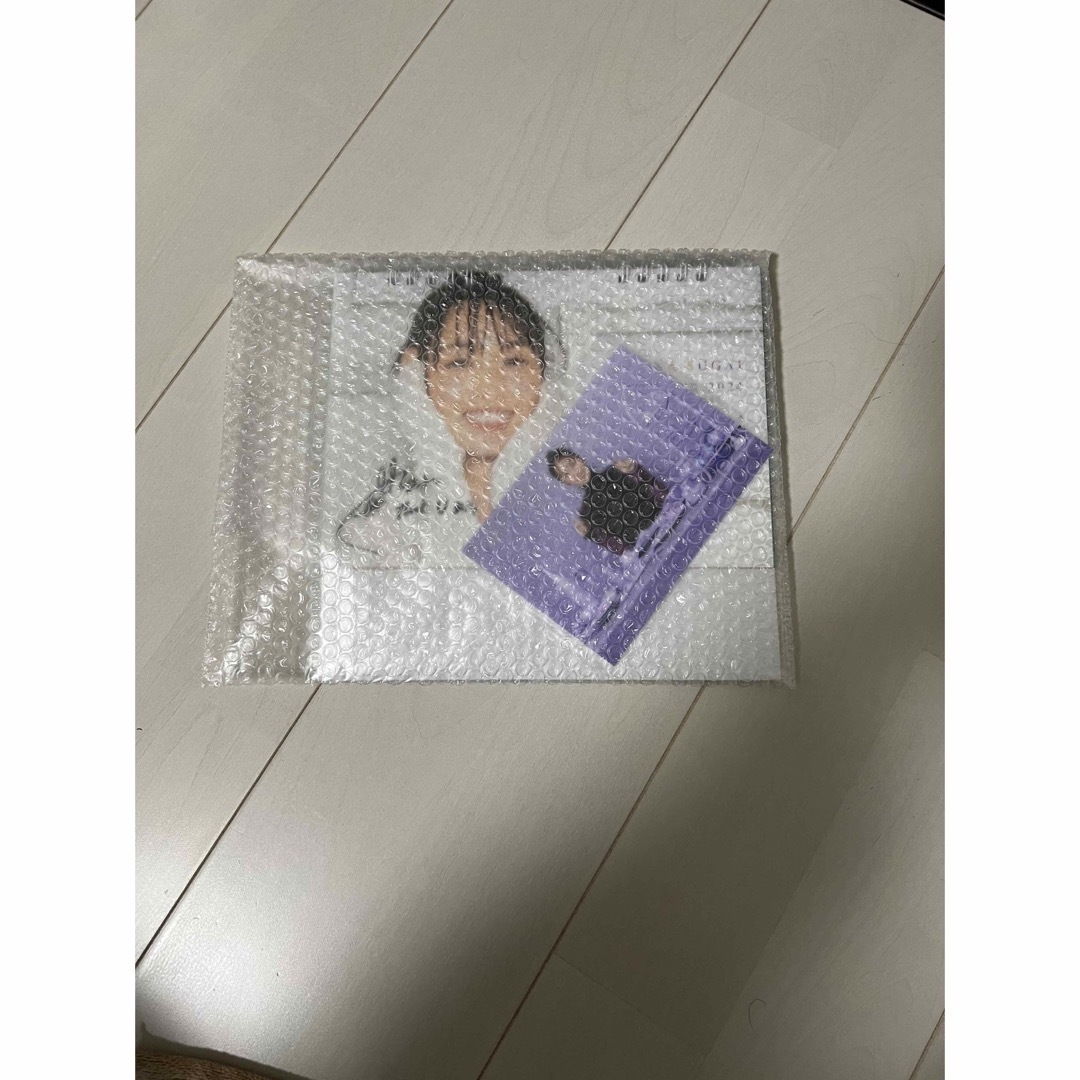 櫻坂46 - 菅井友香 直筆サイン入りカレンダー 2024 櫻坂46 - 菅井友香 直筆サイン入りカレンダー 2024