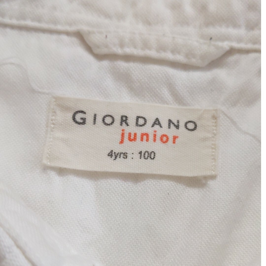 GIORDANO(ジョルダーノ)の白シャツ　100 キッズ/ベビー/マタニティのキッズ服男の子用(90cm~)(ブラウス)の商品写真