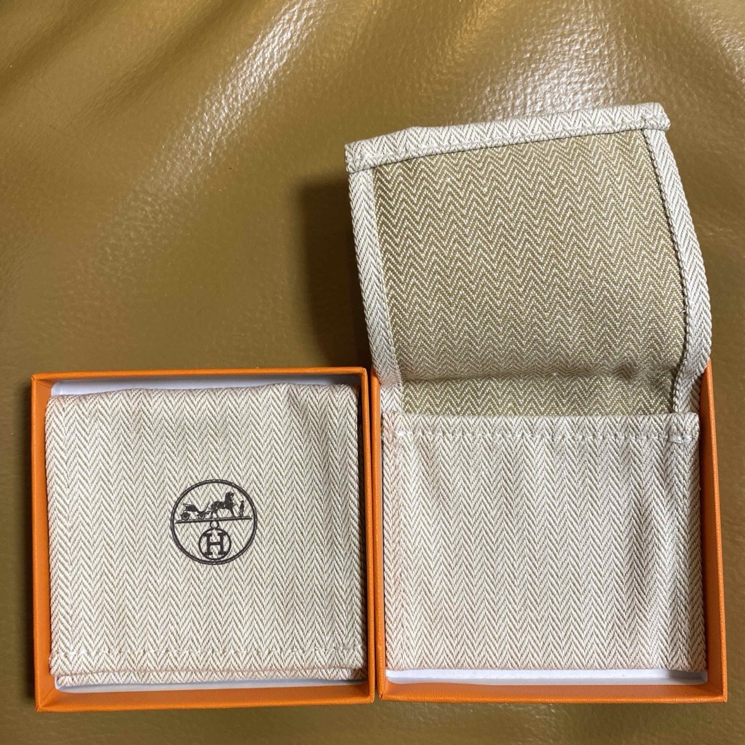 Hermes(エルメス)のエルメスHERMESアクセサリー箱　保存袋付 2セット レディースのバッグ(ショップ袋)の商品写真