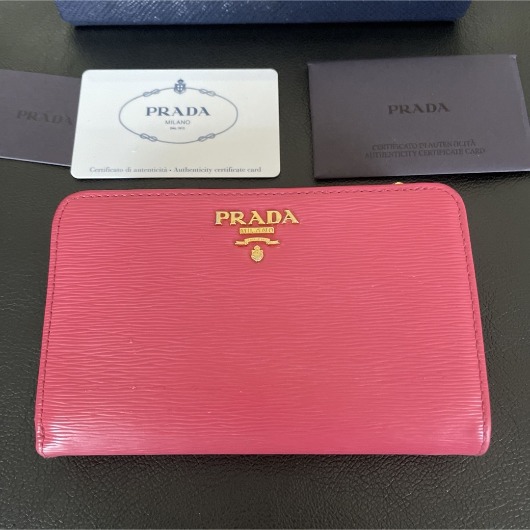 PRADA(プラダ)のプラダ財布　ピンク レディースのファッション小物(財布)の商品写真