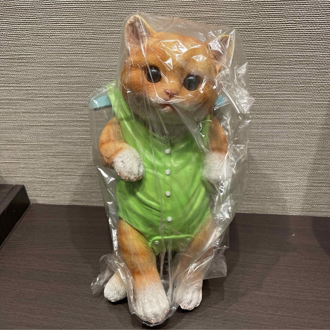 【新品·未使用】 【ねこ、反省中】 ハンガー猫 オブジェ 置物 インテリア/住まい/日用品のインテリア小物(置物)の商品写真