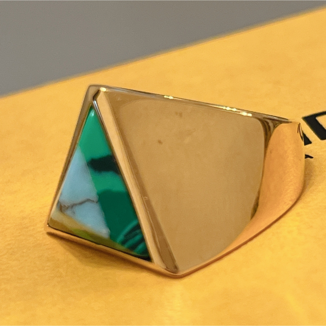 FENDI(フェンディ)のFENDI リング 指輪 ゴールド 箱付き 高級ブランド 人気 刻印アクセサリー レディースのアクセサリー(リング(指輪))の商品写真
