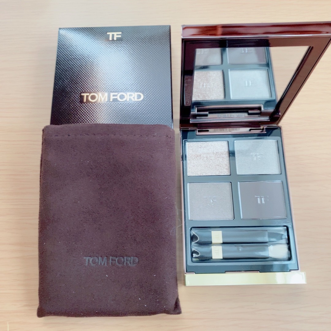 TOM FORD BEAUTY(トムフォードビューティ)の【廃盤色＊新品未使用】トムフォード アイカラークォード 05 シルバードトパーズ コスメ/美容のベースメイク/化粧品(アイシャドウ)の商品写真