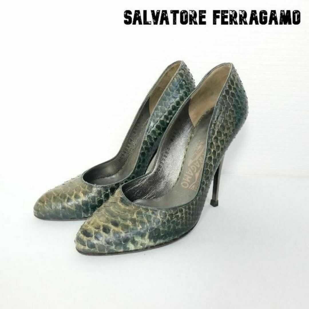 Salvatore Ferragamo(サルヴァトーレフェラガモ)の良品 Salvatore Ferragamo パイソン レザー パンプス 5C レディースの靴/シューズ(ハイヒール/パンプス)の商品写真