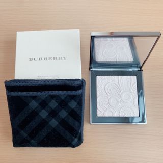 バーバリー(BURBERRY)の【限定＊新品未使用】BURBERRY フレッシュグロウハイライター No.03(フェイスカラー)