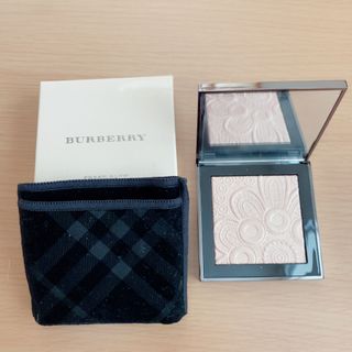 バーバリー(BURBERRY)の【限定＊新品未使用】BURBERRY フレッシュグロウハイライター No.04(フェイスカラー)