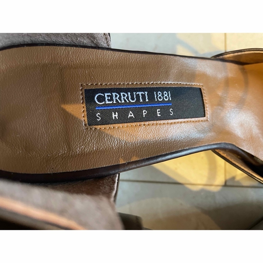 Cerruti(セルッティ)の未使用CERRUTI 1881 本革パンプス アンクルベルト ダークブラウン レディースの靴/シューズ(ハイヒール/パンプス)の商品写真