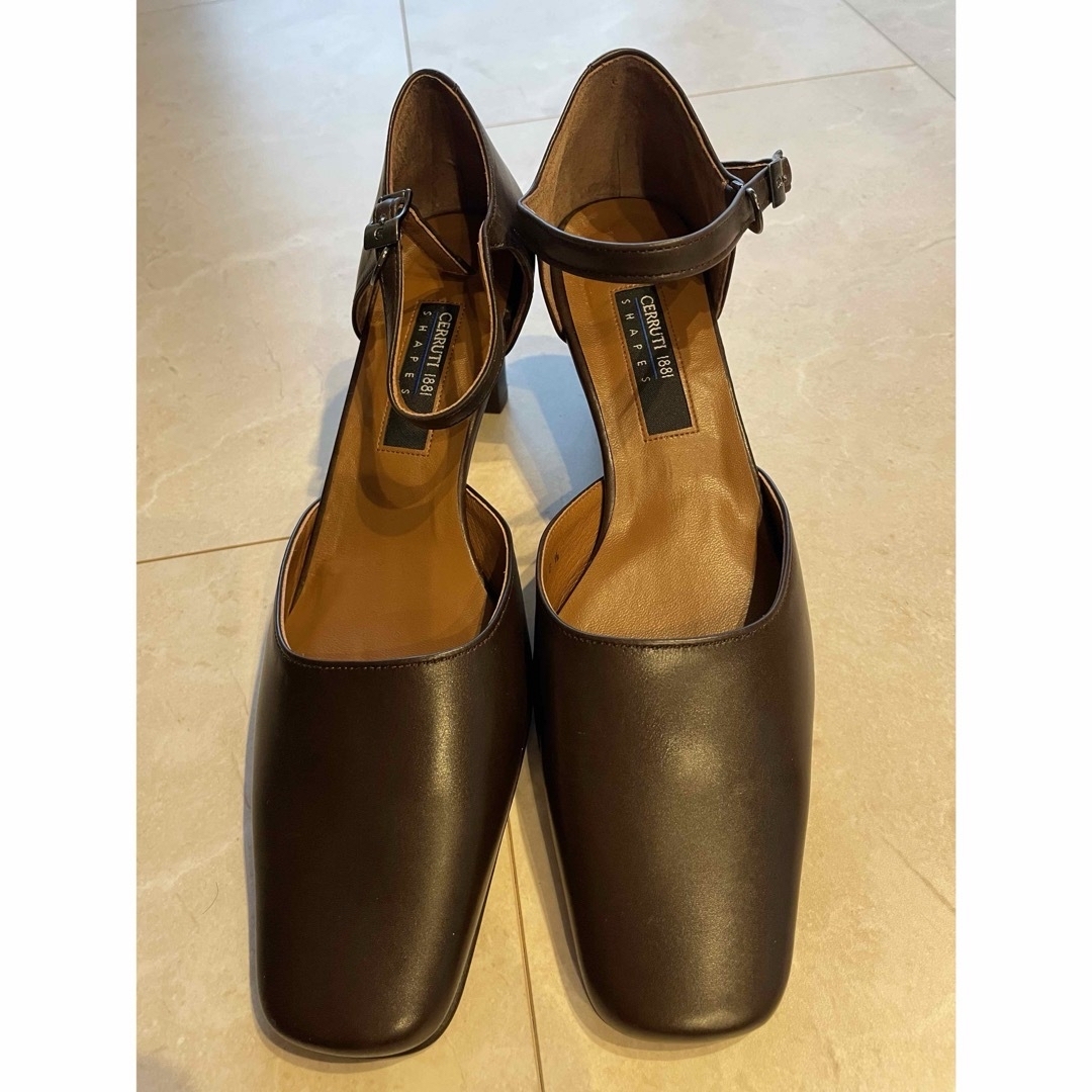 Cerruti(セルッティ)の未使用CERRUTI 1881 本革パンプス アンクルベルト ダークブラウン レディースの靴/シューズ(ハイヒール/パンプス)の商品写真