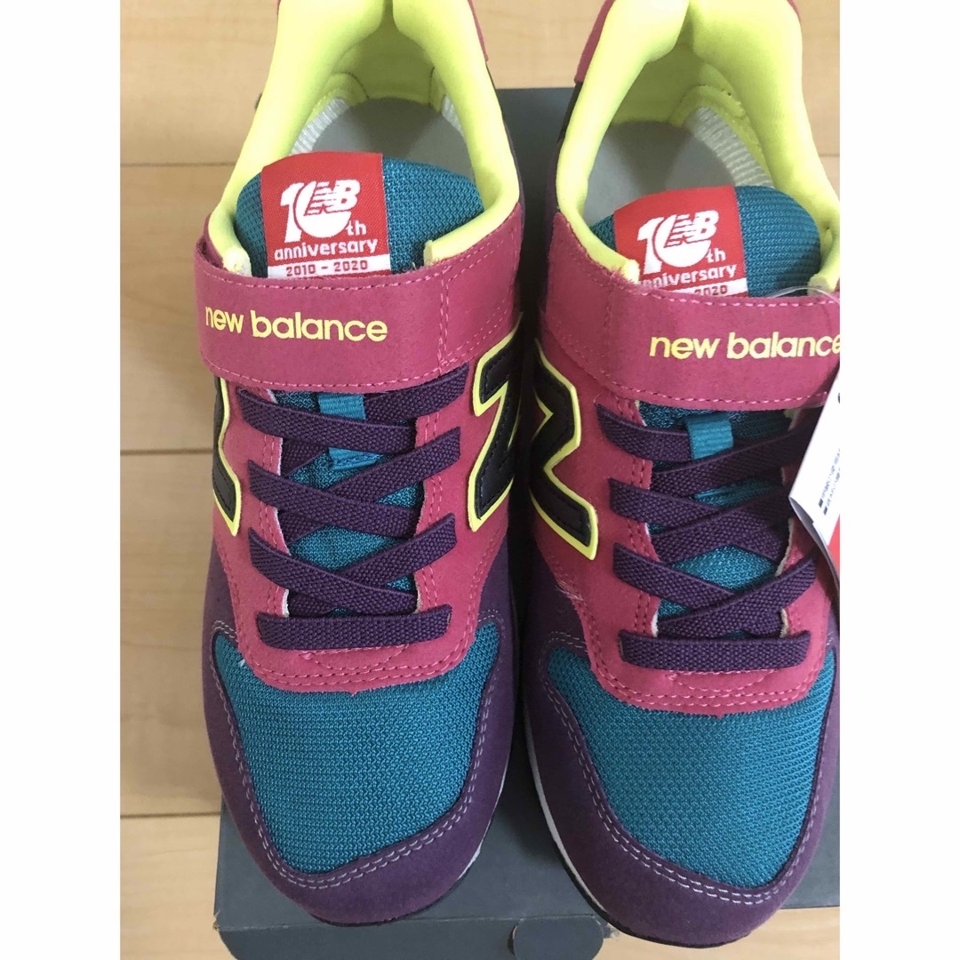 New Balance(ニューバランス)の新品ニューバランス YV996TM キッズ23cm キッズ/ベビー/マタニティのキッズ靴/シューズ(15cm~)(スニーカー)の商品写真