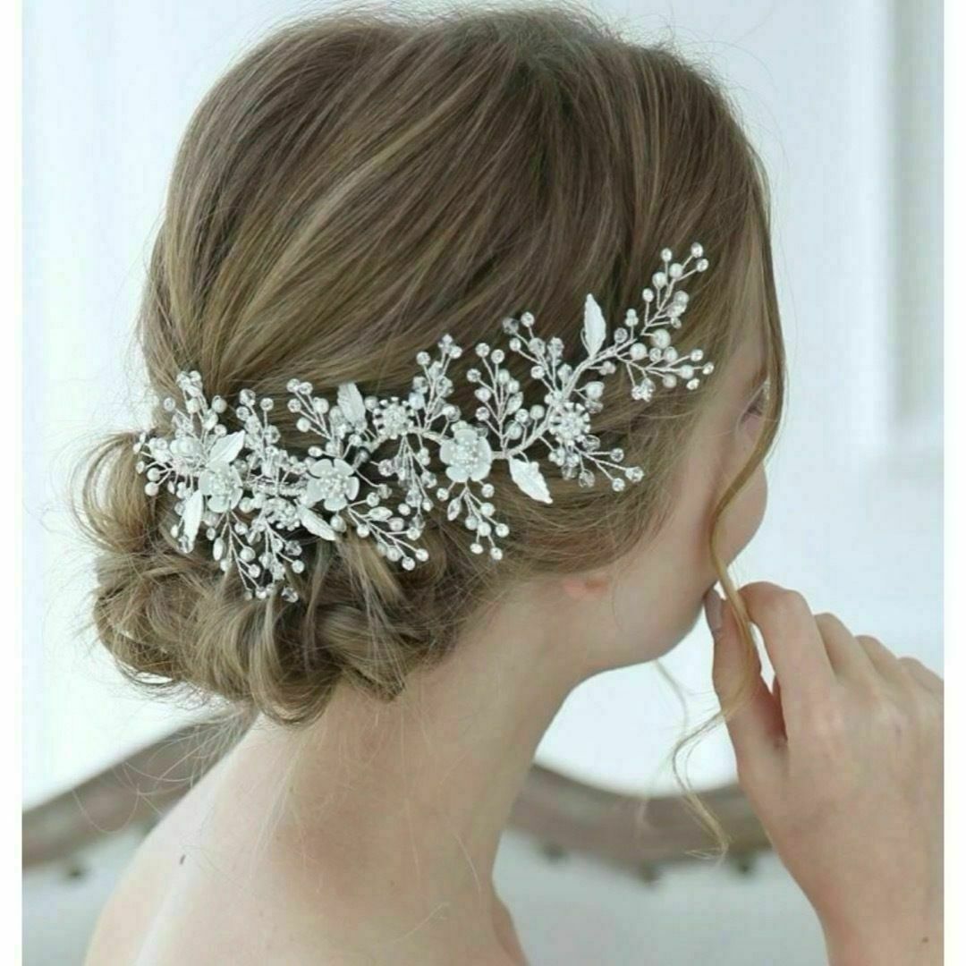 新品☆ウエディング ヘアアクセサリー 髪飾りコーム シルバー ヘッドドレス結婚式 ハンドメイドのウェディング(ヘッドドレス/ドレス)の商品写真