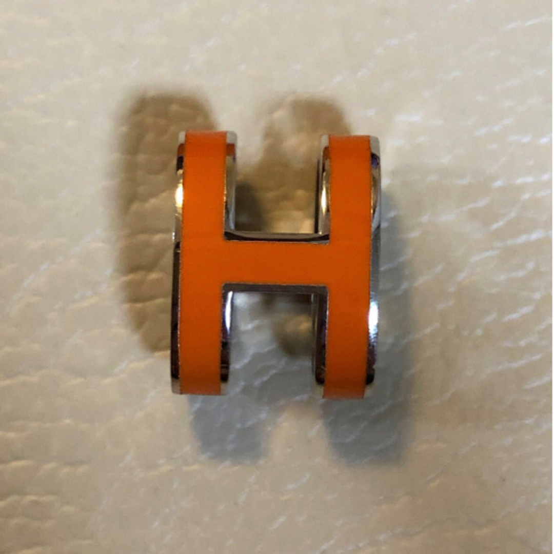 Hermes(エルメス)のHERMES エルメス　ポップアッシュ　オメガ　　オレンジ レディースのアクセサリー(ネックレス)の商品写真