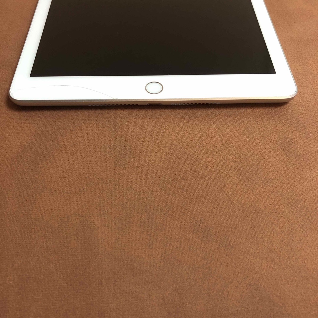 iPad(アイパッド)の7342 電池ほぼ新品 iPad6 第6世代 32GB WIFIモデル スマホ/家電/カメラのPC/タブレット(タブレット)の商品写真