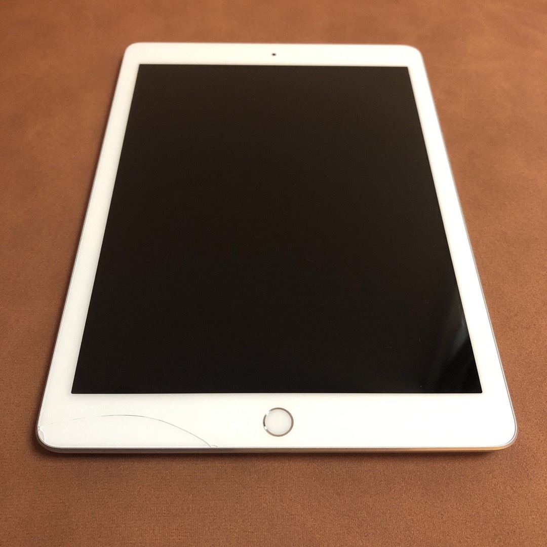 iPad(アイパッド)の7342 電池ほぼ新品 iPad6 第6世代 32GB WIFIモデル スマホ/家電/カメラのPC/タブレット(タブレット)の商品写真