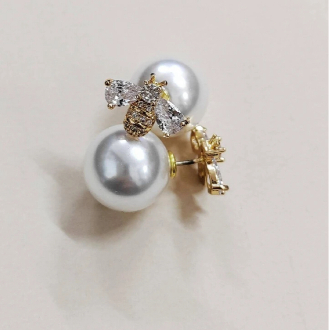 パールキャッチピアス 蜂モチーフ　Bee enfold todayful等 レディースのアクセサリー(ピアス)の商品写真