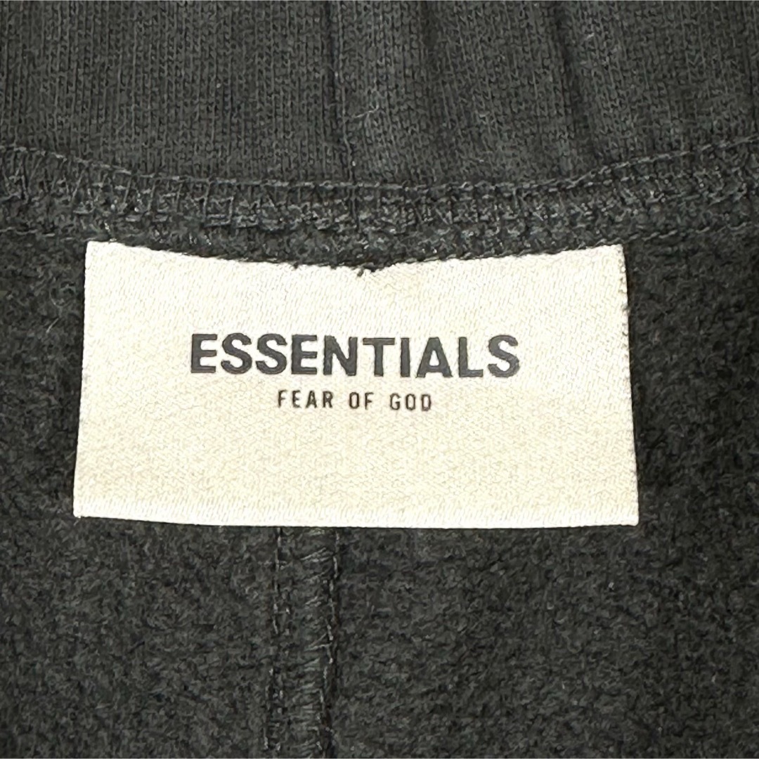 Essential(エッセンシャル)の『ESSENTIALS』  エッセンシャルズ (XS) ロゴ入りスウェットパンツ メンズのパンツ(その他)の商品写真