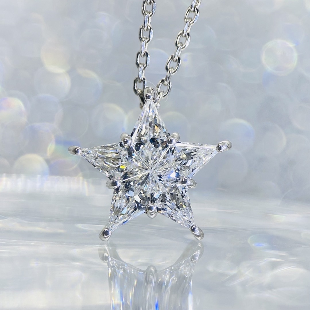★SALE★スターカット ダイヤモンド DカラーVSクラス 0.82カラット レディースのアクセサリー(ネックレス)の商品写真