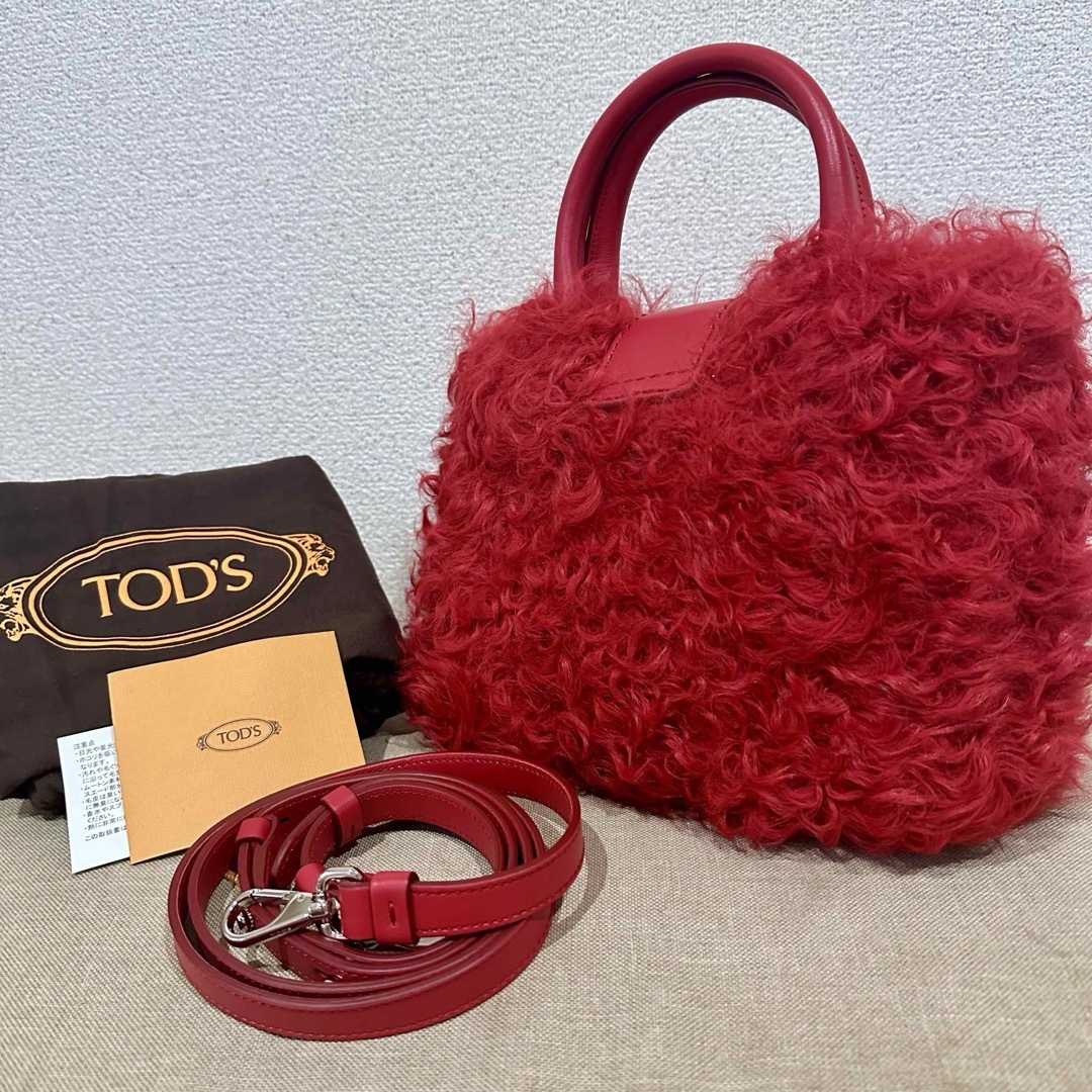 TOD'S(トッズ)のTOD'sダブルTラムファー2way赤ショルダーバッグ レディースのバッグ(ショルダーバッグ)の商品写真