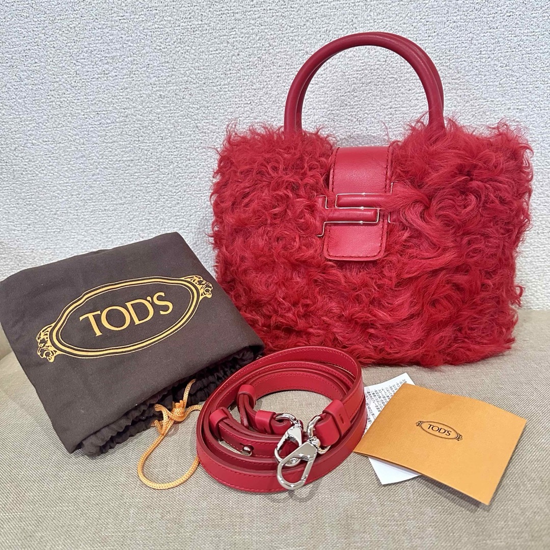 TOD'S(トッズ)のTOD'sダブルTラムファー2way赤ショルダーバッグ レディースのバッグ(ショルダーバッグ)の商品写真