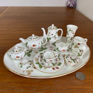 WEDGWOOD - ウェッジウッド　ワイルドストロベリー　ミニチュア　ティーセット　コーヒー　セット