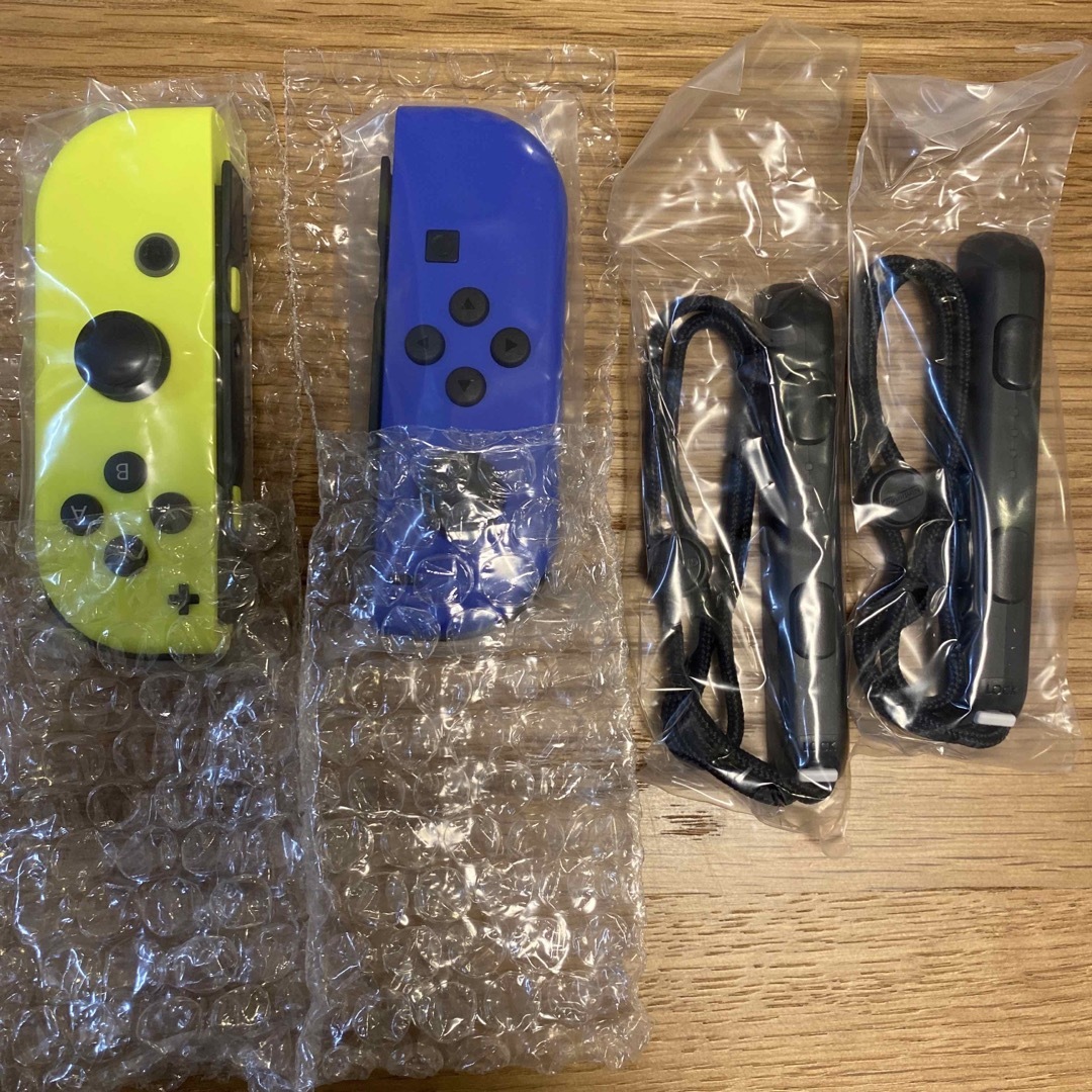 Nintendo Switch(ニンテンドースイッチ)のNintendo JOY-CON (L)/(R) ブルー/ネオンイエロー エンタメ/ホビーのゲームソフト/ゲーム機本体(その他)の商品写真