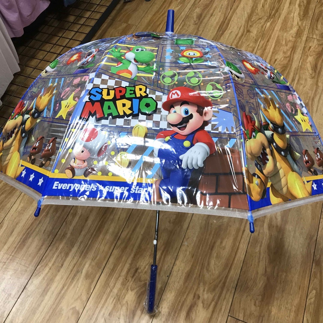 BANDAI(バンダイ)の再入荷マリオ子供用ビニールワンタッチ ジャンプ傘 キッズ/ベビー/マタニティのこども用ファッション小物(傘)の商品写真